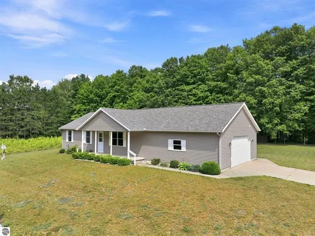 275 S 35 ROAD Selma Township, MI 49601