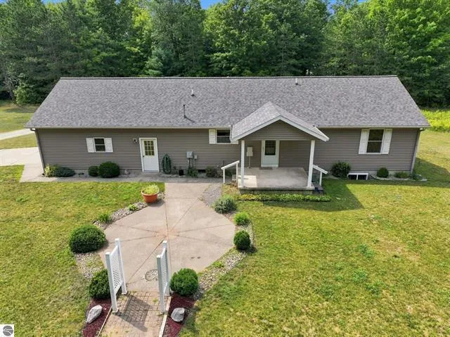 275 S 35 ROAD Selma Township, MI 49601