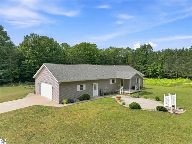275 S 35 ROAD Selma Township, MI 49601