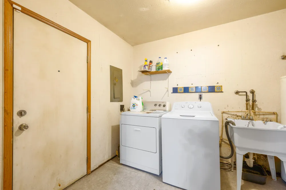 6770 Marvin Street Taylor City, MI 48180