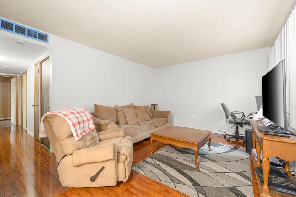 6770 Marvin Street Taylor City, MI 48180