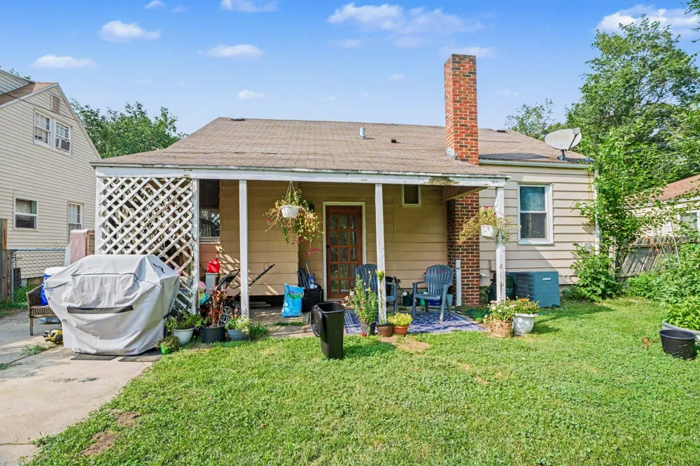 1648 Cass Street Niles City, MI 49120