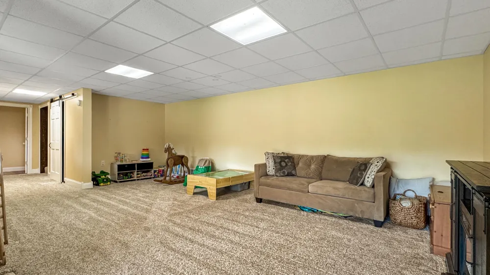 125 Lakewood Drive Cherry Grove Township, MI 49601