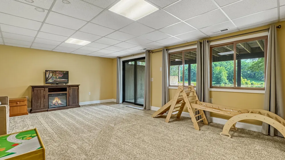 125 Lakewood Drive Cherry Grove Township, MI 49601