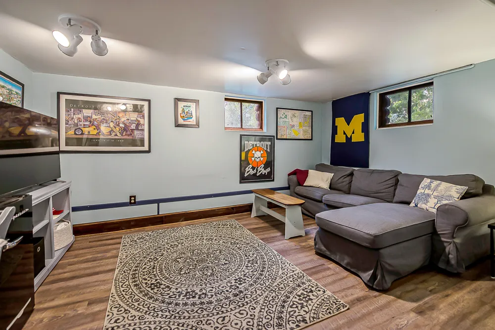 8452 Huron River Drive Webster Township, MI 48130