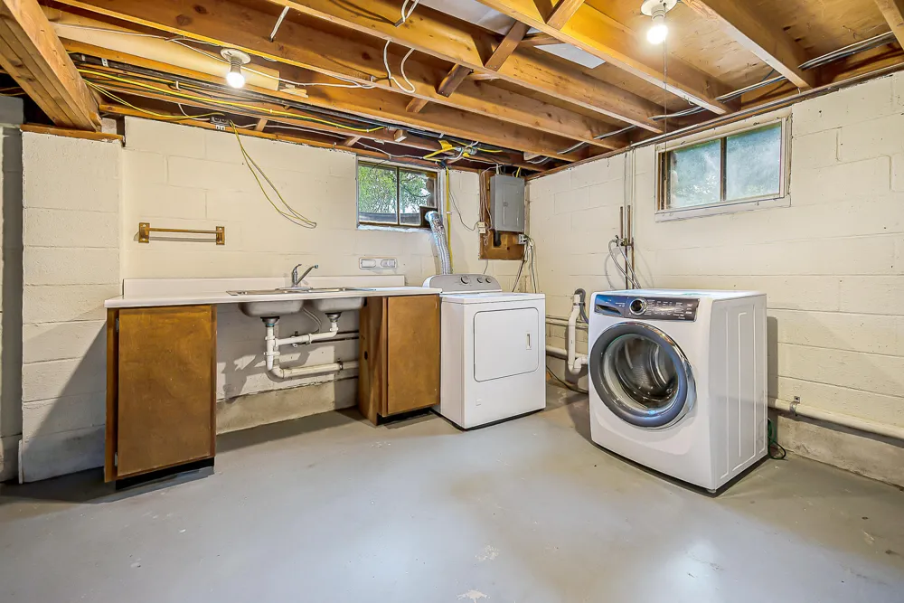 8452 Huron River Drive Webster Township, MI 48130