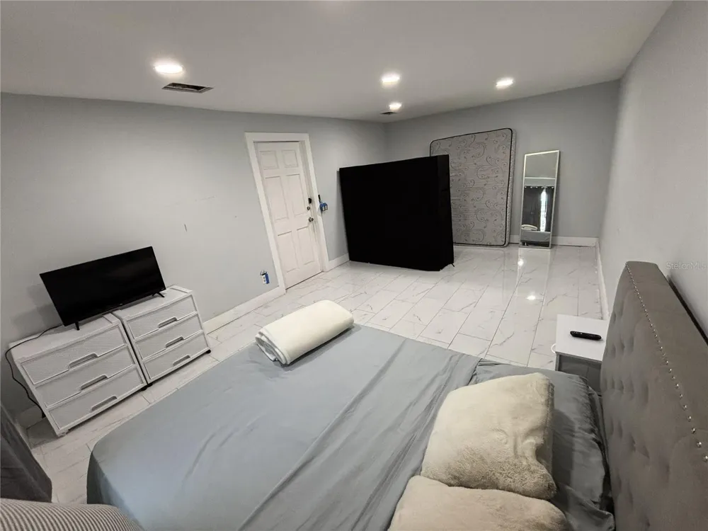 1347 BUCKINGHAM DRIVE Clearwater, FL 33756