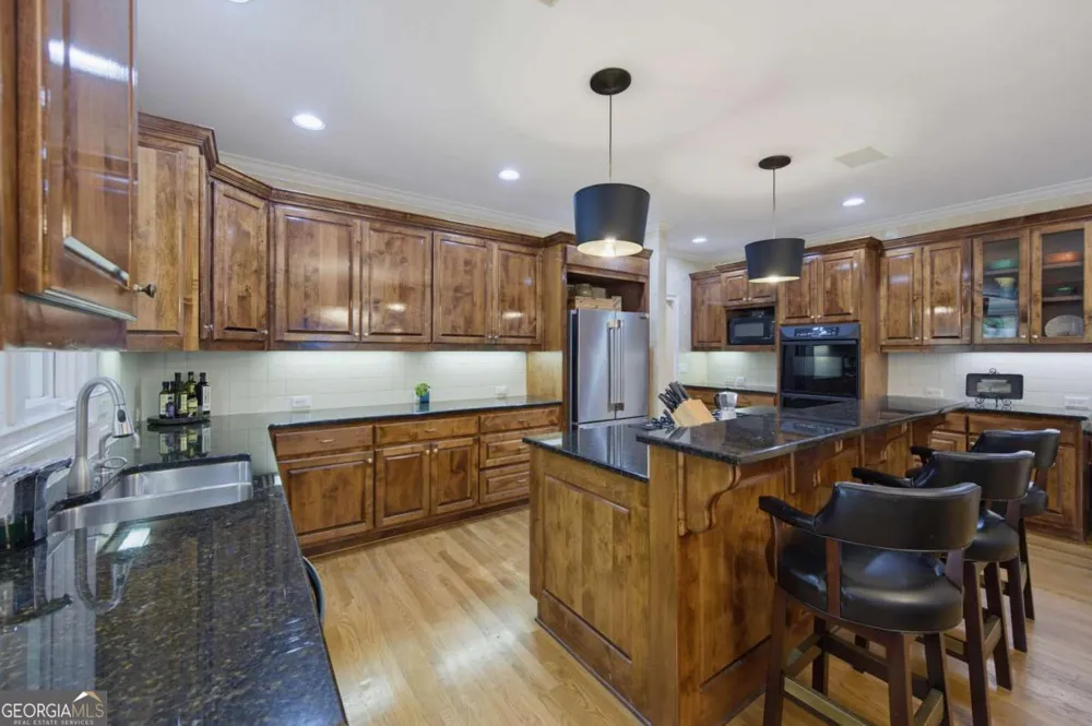 5570 Stoneleigh DR Suwanee, GA 30024