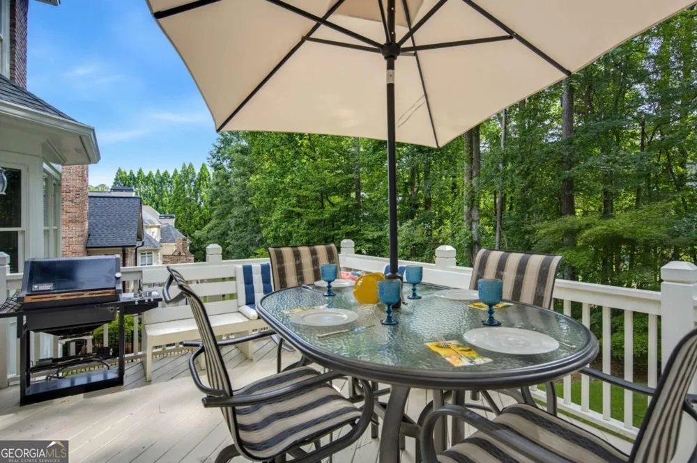 5570 Stoneleigh DR Suwanee, GA 30024