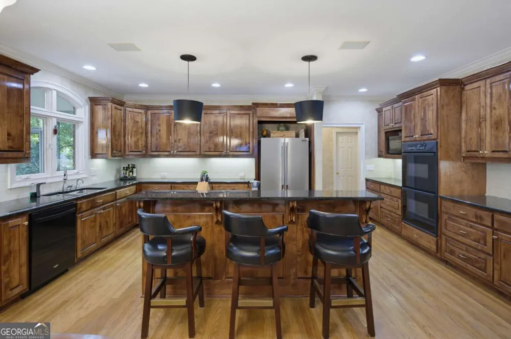 5570 Stoneleigh DR Suwanee, GA 30024