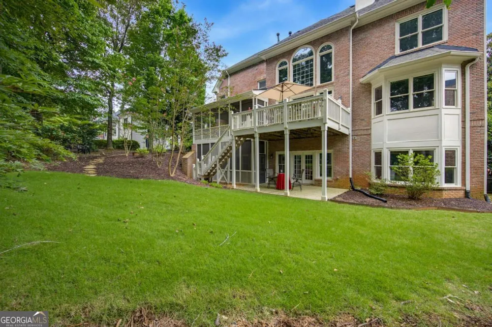 5570 Stoneleigh DR Suwanee, GA 30024