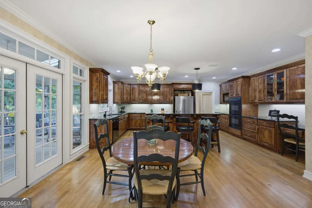 5570 Stoneleigh DR Suwanee, GA 30024