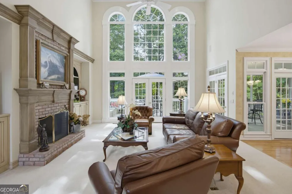 5570 Stoneleigh DR Suwanee, GA 30024