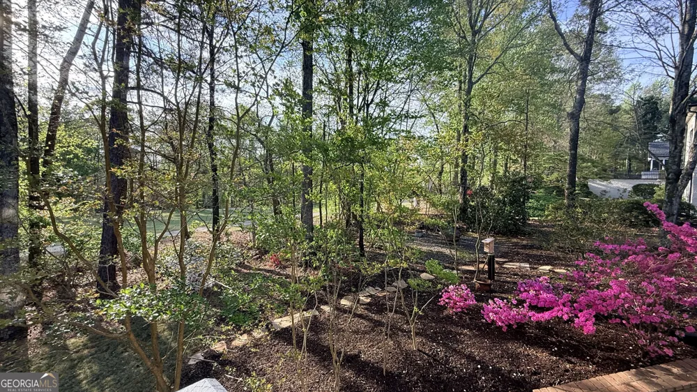 5570 Stoneleigh DR Suwanee, GA 30024