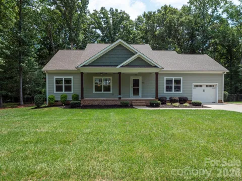 216 Paradise Drive