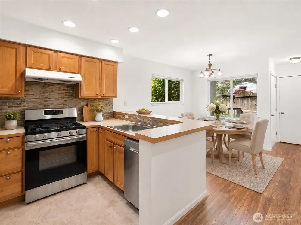 3308 S Holly Place Seattle, WA 98118