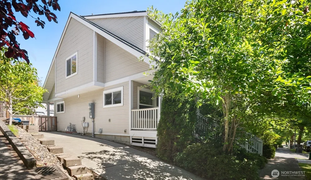 3308 S Holly Place Seattle, WA 98118
