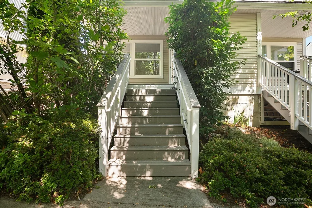 3308 S Holly Place Seattle, WA 98118