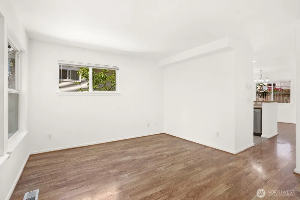 3308 S Holly Place Seattle, WA 98118