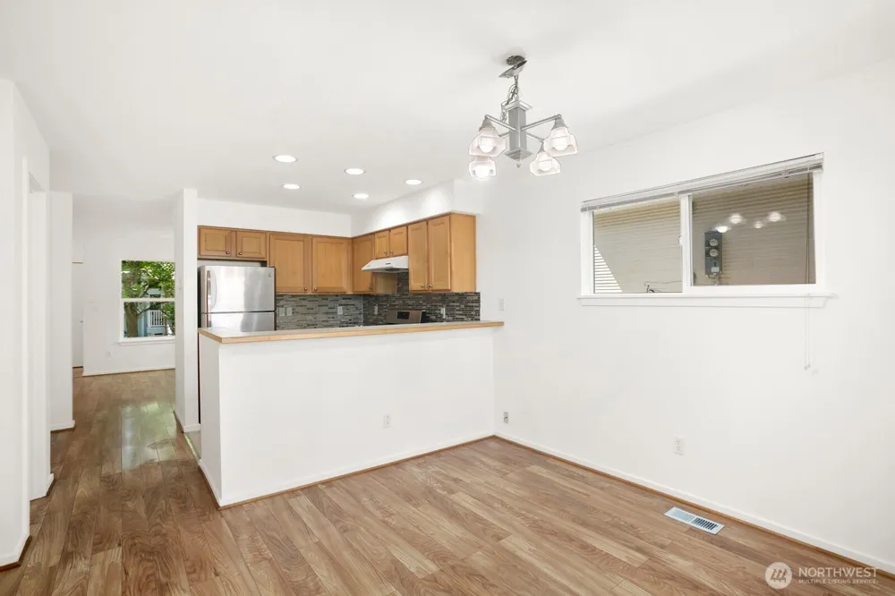 3308 S Holly Place Seattle, WA 98118