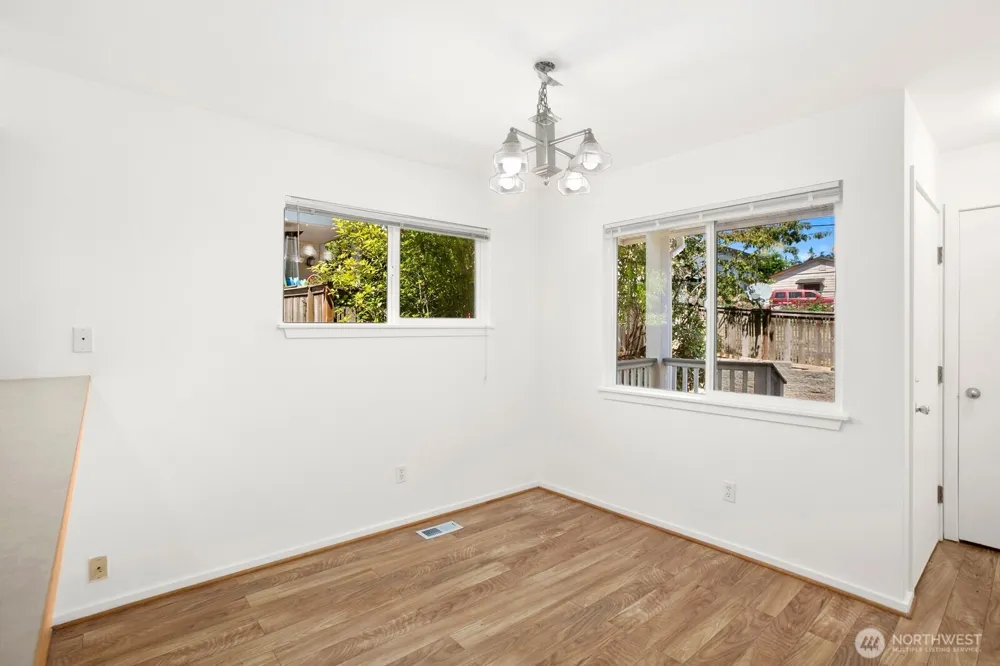 3308 S Holly Place Seattle, WA 98118