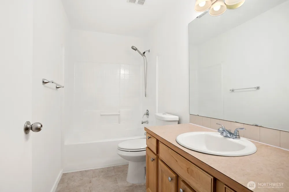 3308 S Holly Place Seattle, WA 98118