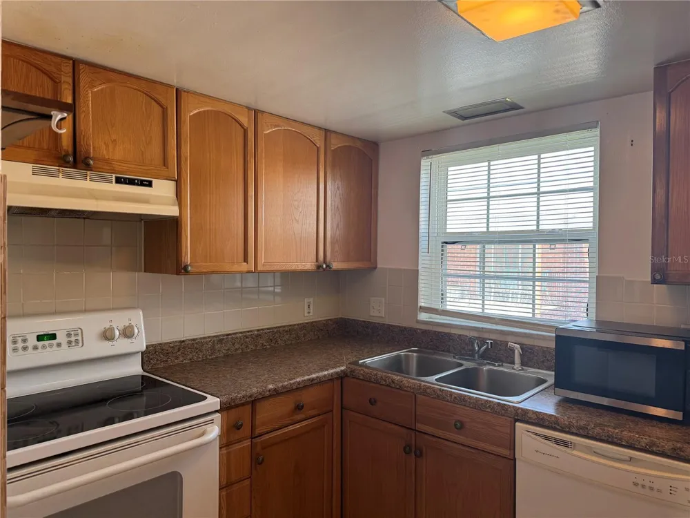 8542 10TH STREET #C St Petersburg, FL 33702