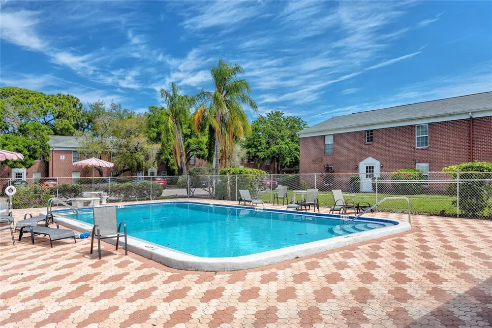 8542 10TH STREET #C St Petersburg, FL 33702