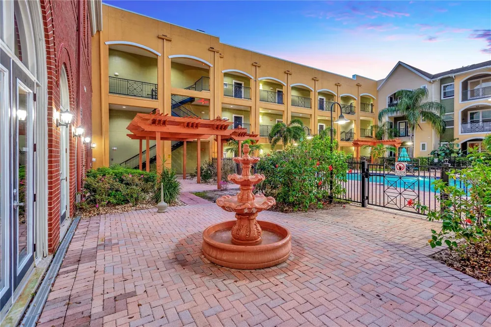 1810 E PALM AVENUE #5205 Tampa, FL 33605
