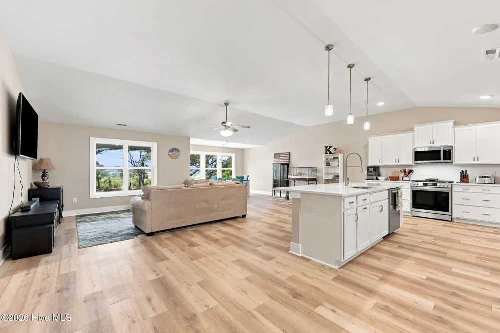 1504 Mainsail Road Morehead City, NC 28557