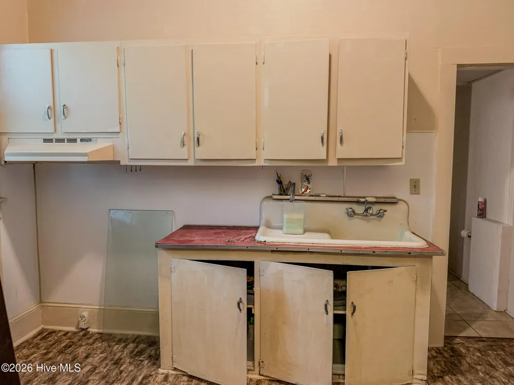 602 E Gertrude Street Fairmont, NC 28340