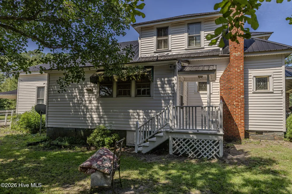 602 E Gertrude Street Fairmont, NC 28340