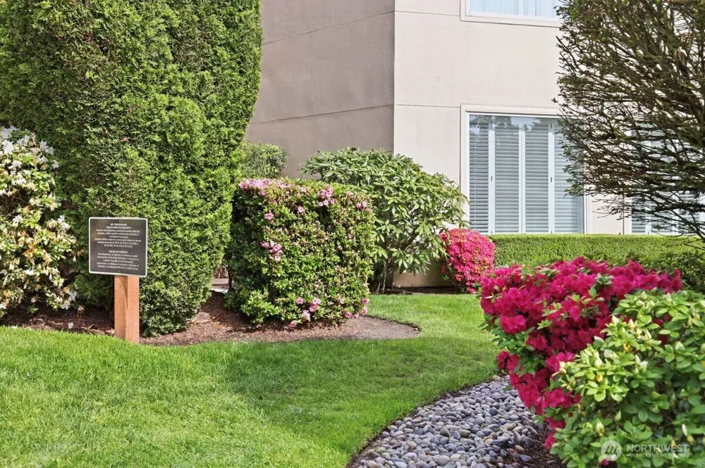 10000 Meydenbauer Way SE #1 Bellevue, WA 98004