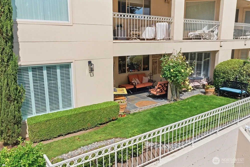 10000 Meydenbauer Way SE #1 Bellevue, WA 98004
