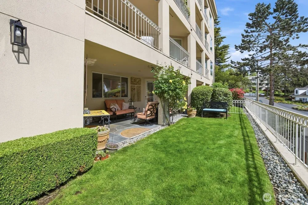 10000 Meydenbauer Way SE #1 Bellevue, WA 98004
