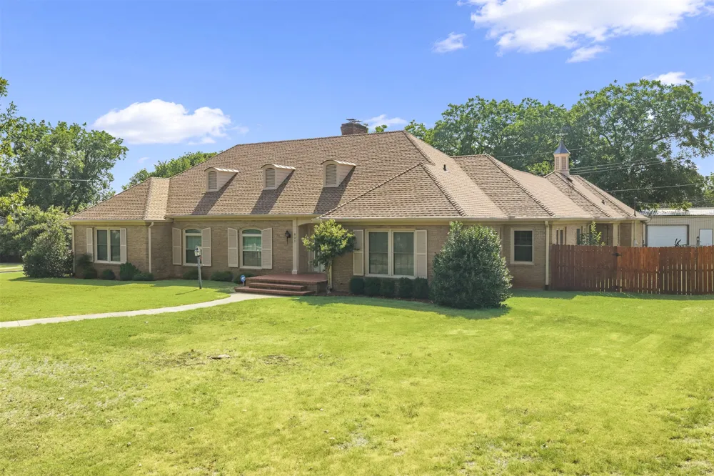 801 NW D STREET Ardmore, OK 73401