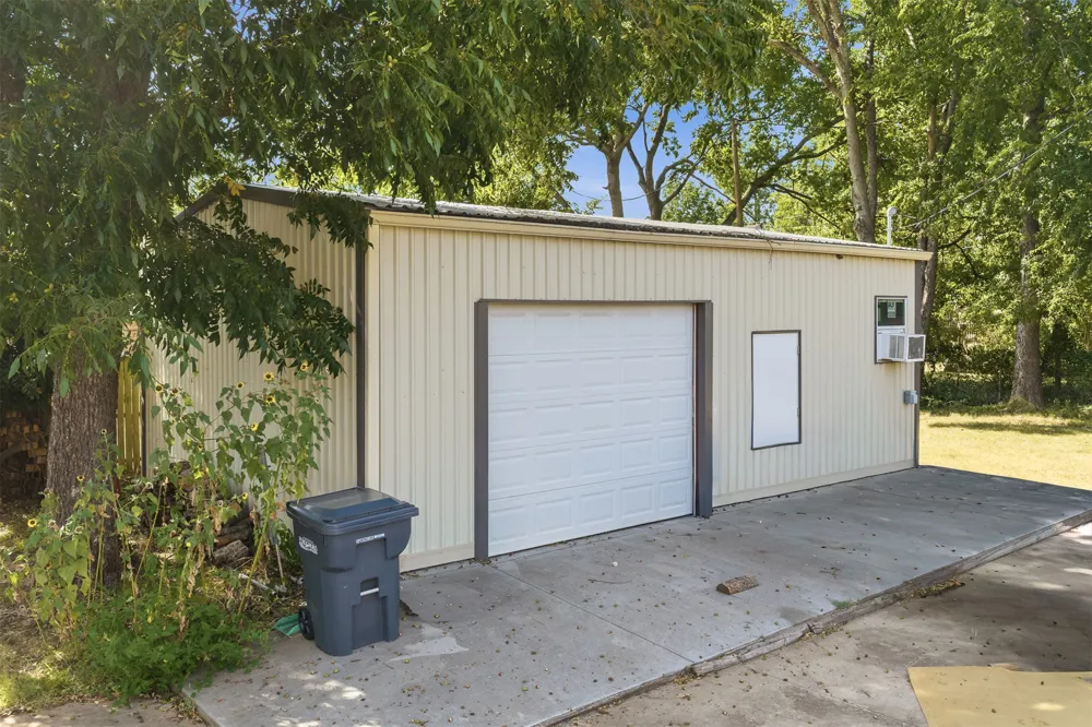 801 NW D STREET Ardmore, OK 73401