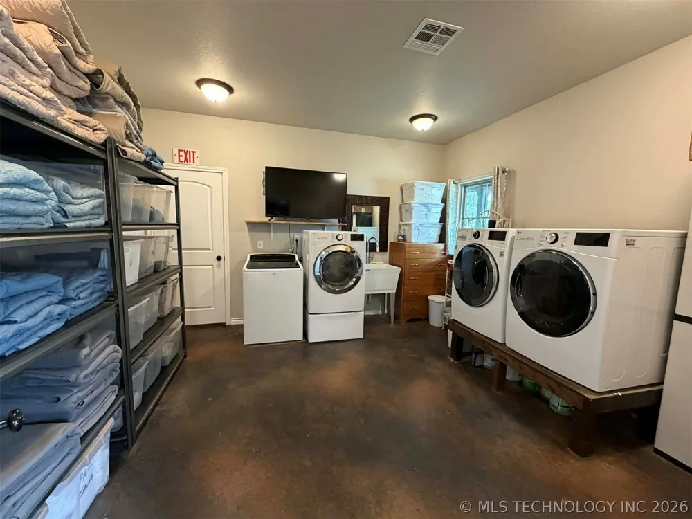 11061 Highway 70 Kingston, OK 73439