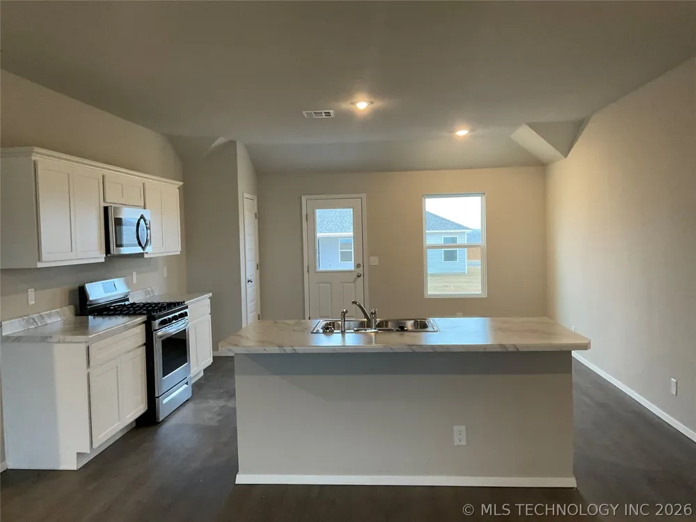 1108 W Odessa Road Claremore, OK 74019