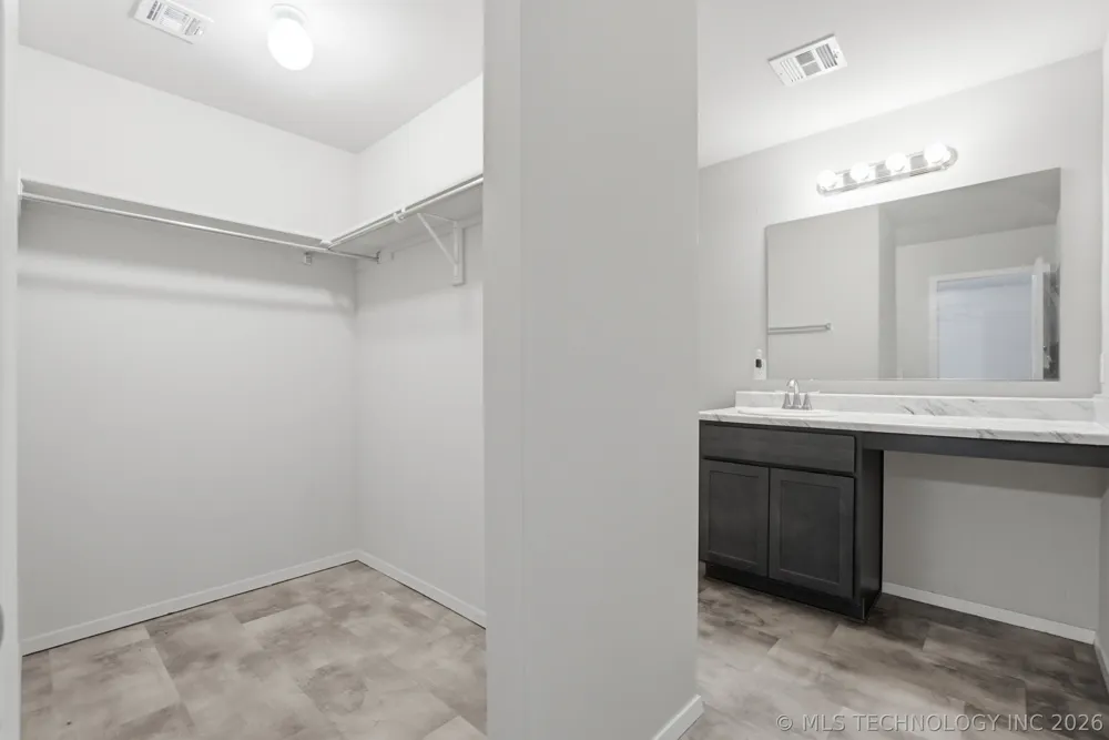 11526 S 235th East Avenue Broken Arrow, OK 74014