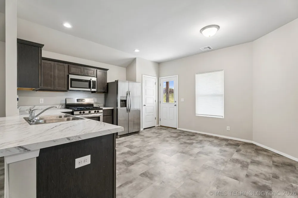 11526 S 235th East Avenue Broken Arrow, OK 74014