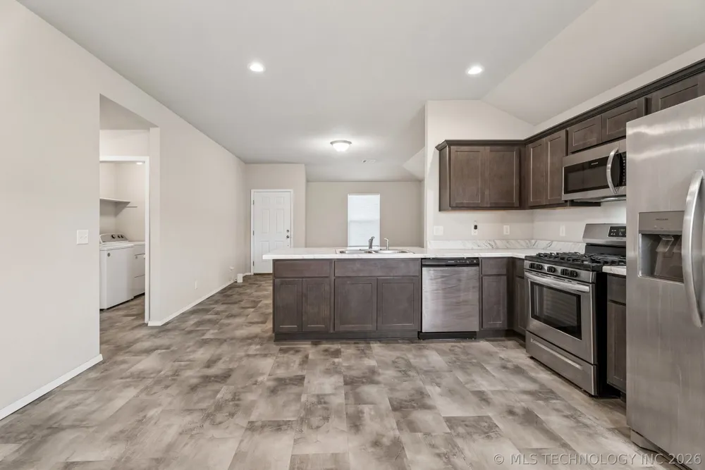 11526 S 235th East Avenue Broken Arrow, OK 74014
