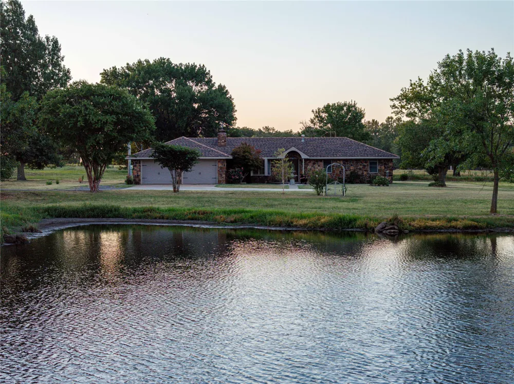 18760 Highway 52 Highway Morris, OK 74445