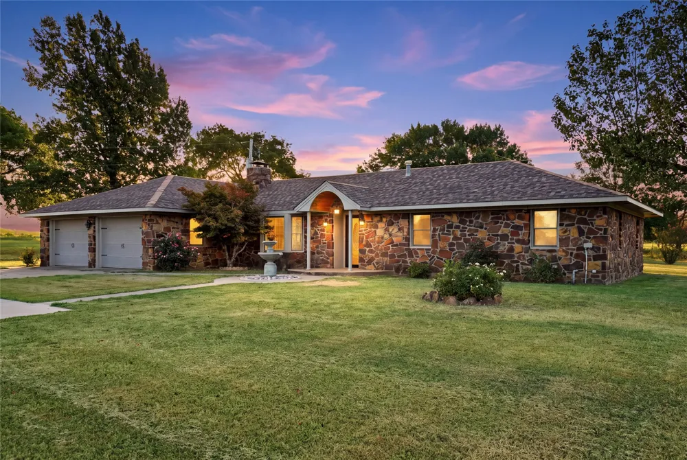 18760 Highway 52 Highway Morris, OK 74445
