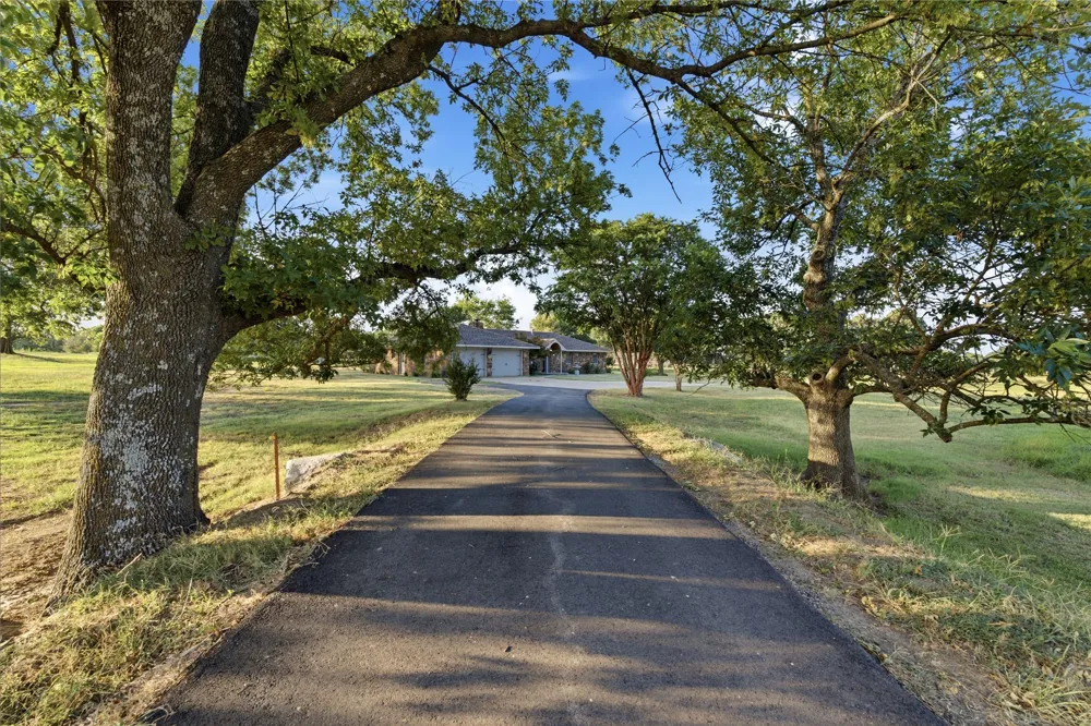 18760 Highway 52 Highway Morris, OK 74445