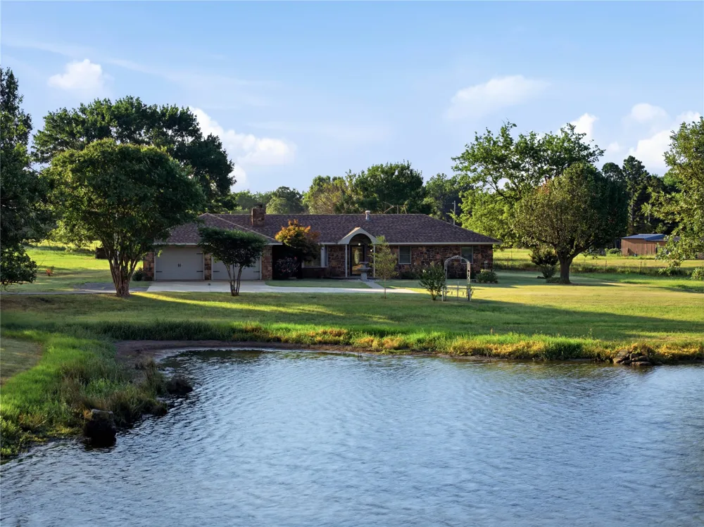 18760 Highway 52 Highway Morris, OK 74445