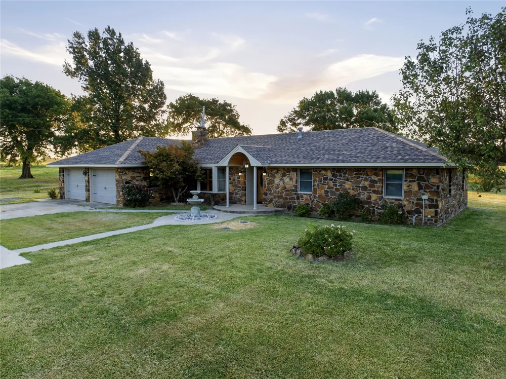 18760 Highway 52 Highway Morris, OK 74445