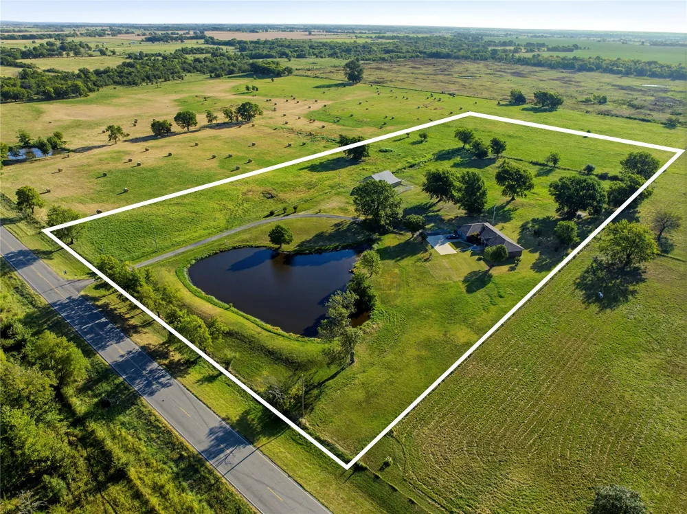 18760 Highway 52 Highway Morris, OK 74445