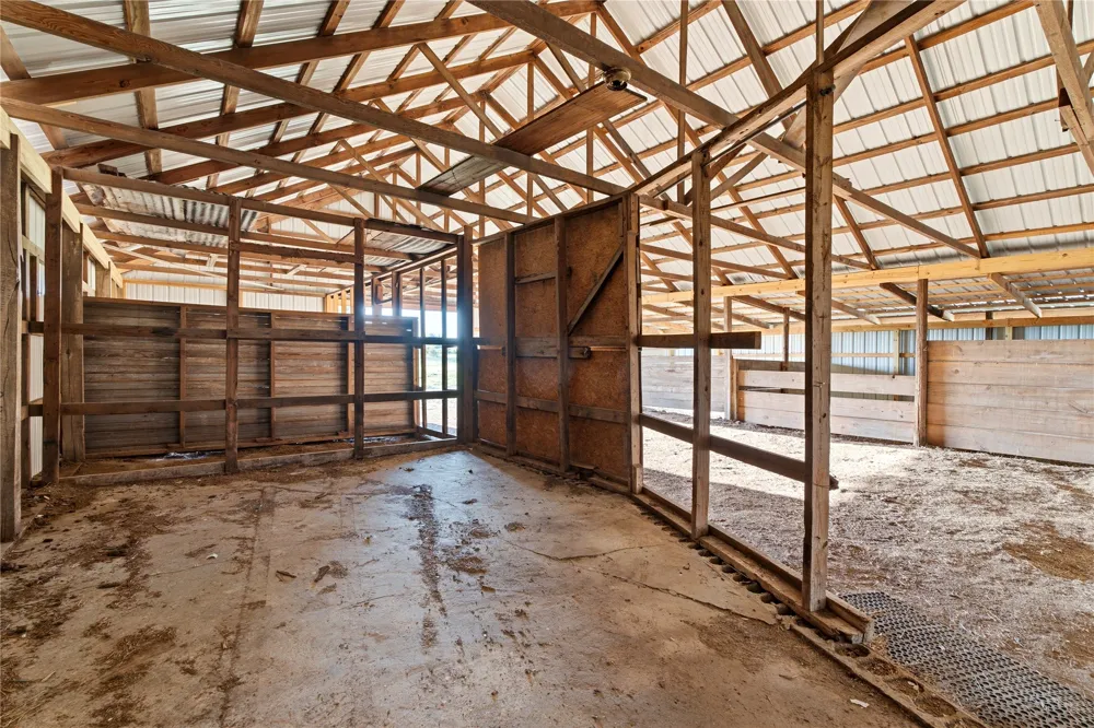 18760 Highway 52 Highway Morris, OK 74445
