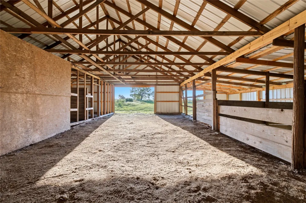 18760 Highway 52 Highway Morris, OK 74445